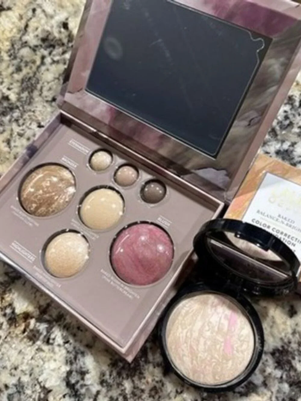 Laura Geller Baked Full Face Basics Palette Oyster,Sunstone,Almond, Porcelain